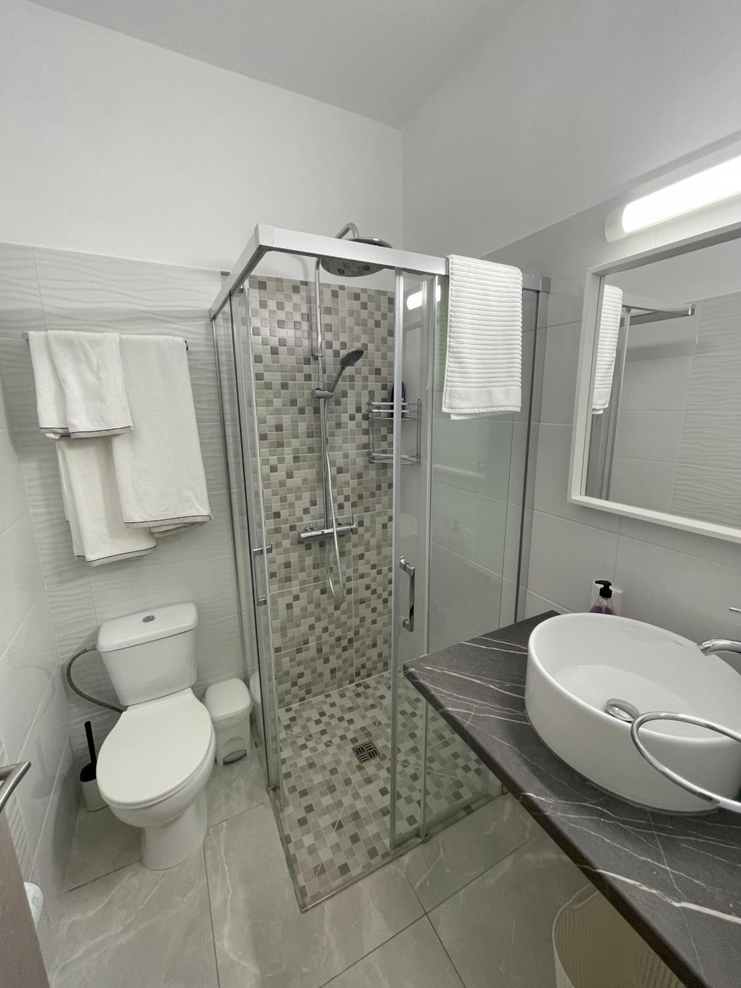 Arf Apartments - With Jacuzzi At The Complex Emba Экстерьер фото